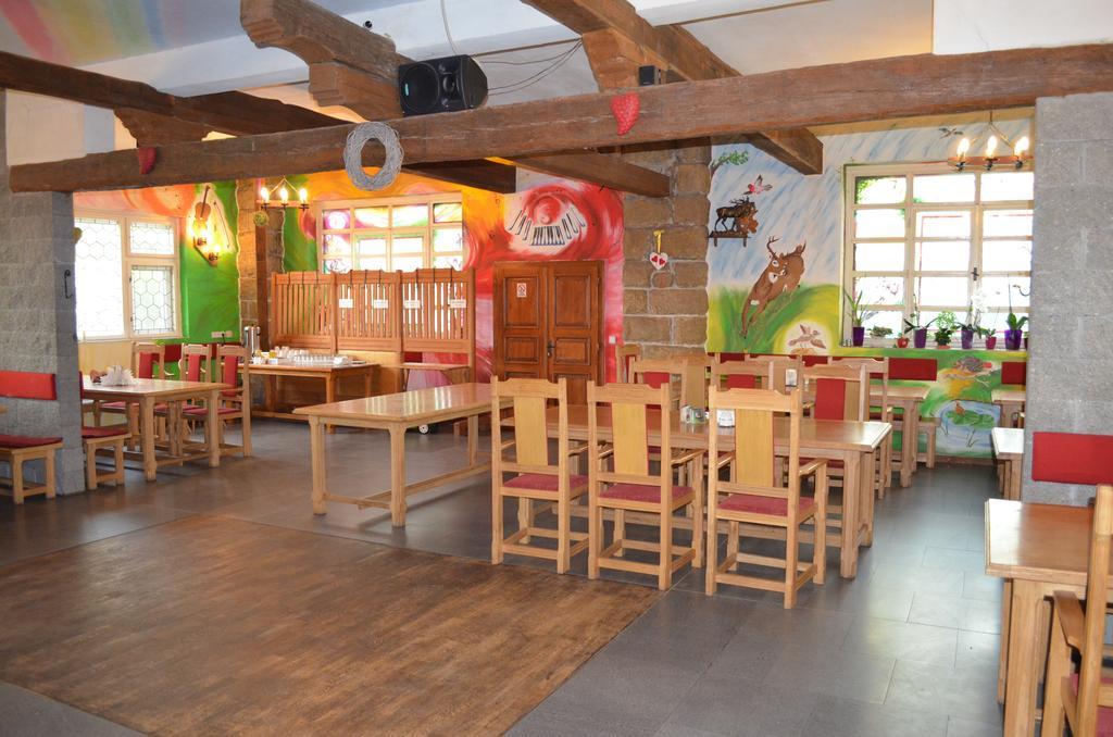 Отель Famozclub Bakov nad Jizerou Экстерьер фото